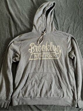 Old Navy Men’s grey Brooklyn New York hoodie